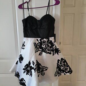 City Vibe Short Dress